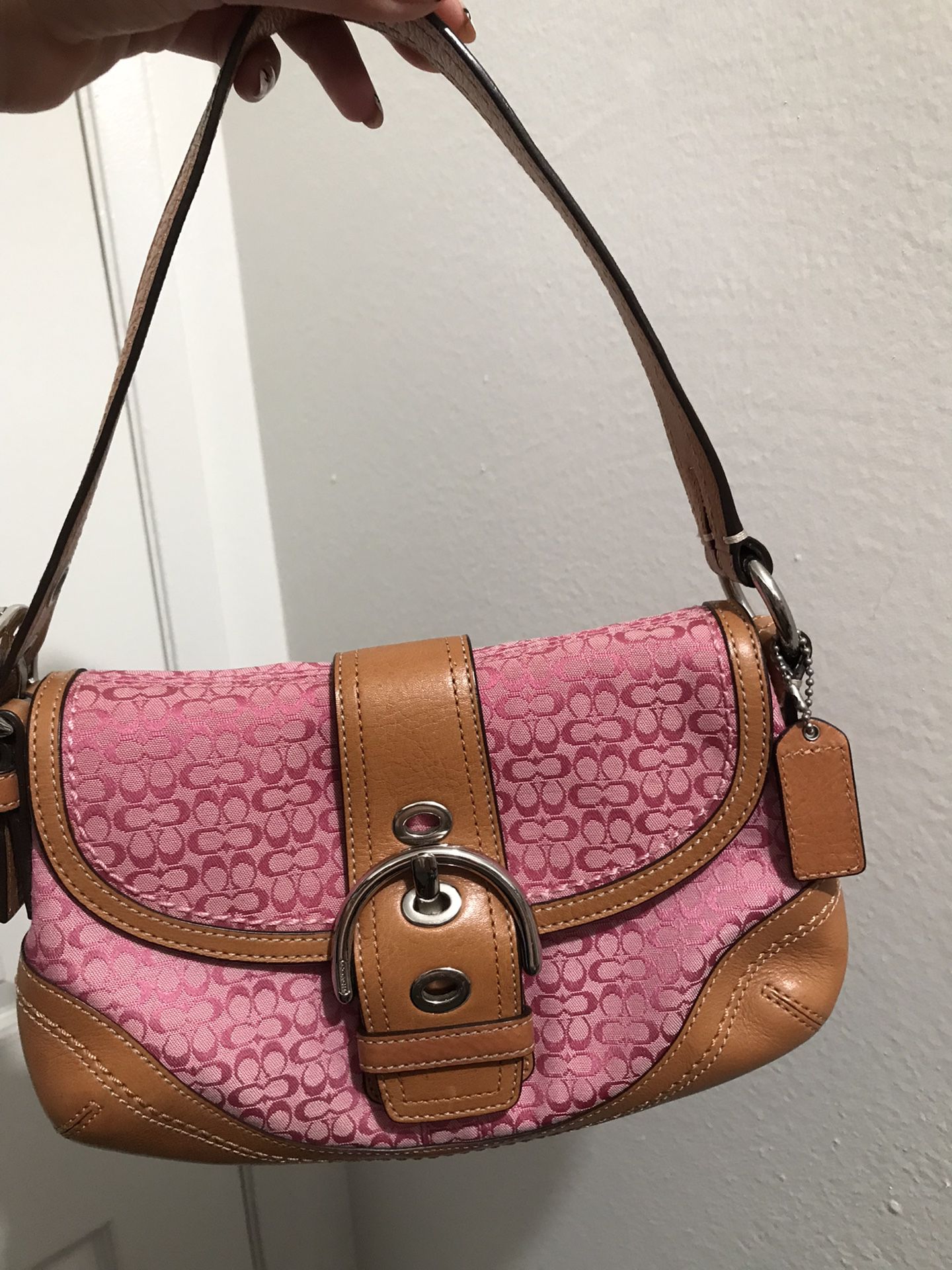 *COACH* Coach Pink Canvas/ Patent Leather Triple Opening Shoulder Bag Purse  for Sale in Tucson, AZ - OfferUp