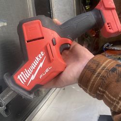 Milwaukee 18 V fuel hackzall  2719–20