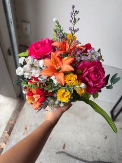 Wedding flower arrangement