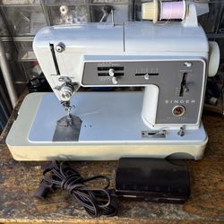 Singer 600 Auto Reel 60s  Heavy Duty Sewing Machine W/Foot Control &Case fully serviced and sewing excellent