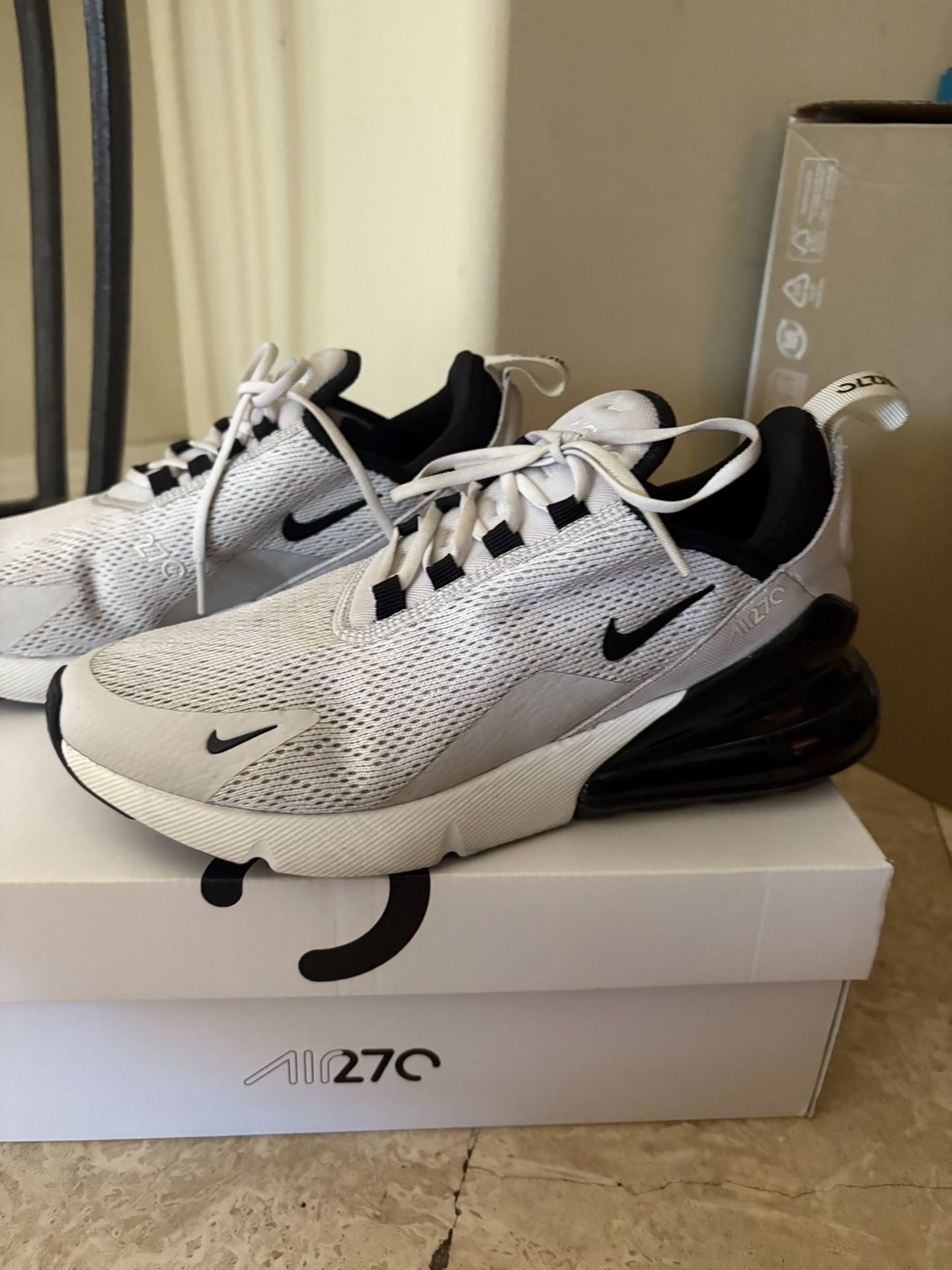 nike 270s