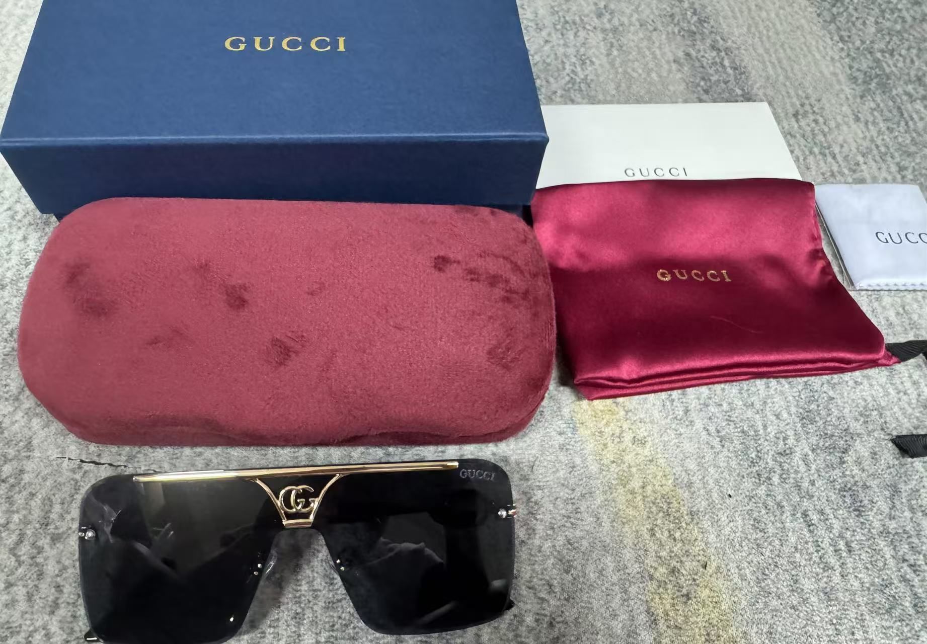 Guccis Sunglasses 