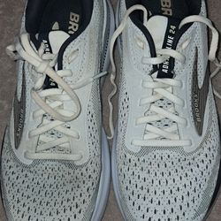 Brooks Adrenaline GTS 24 Mens 9 Running / Walking Shoes Size 10, in Good Condition