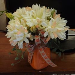 Fall Like Floral Arrangement. 