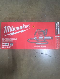 Milwaukee M18 2-Speed Grease Gun Kit 2646-21CT
