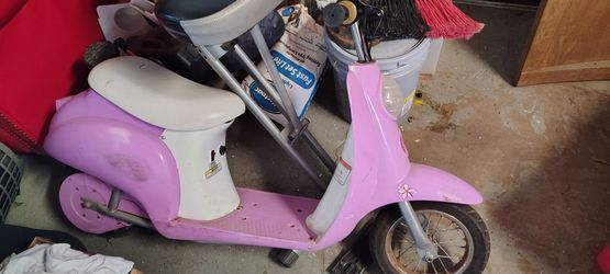 Pink razor e bike