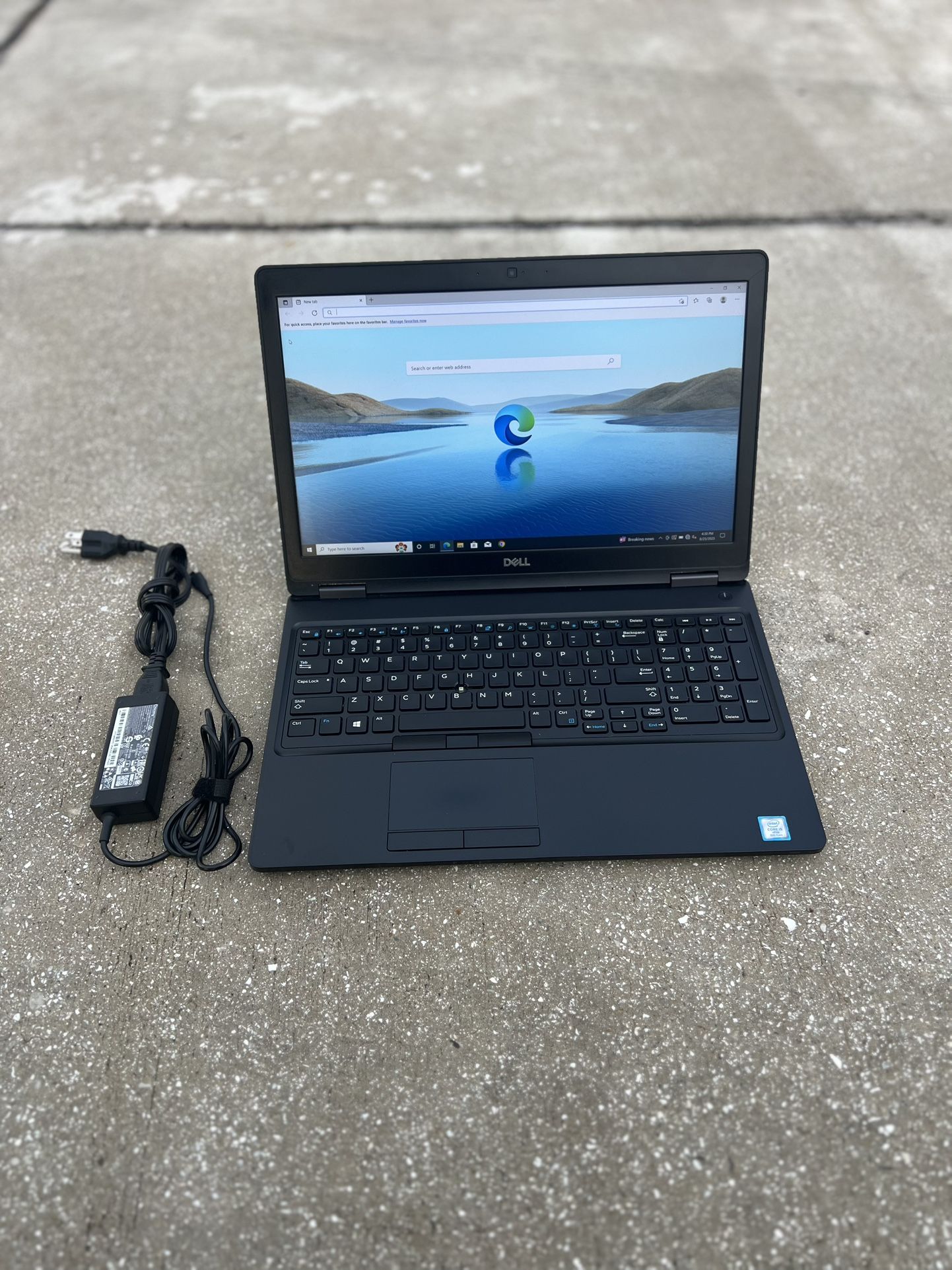 Dell Labtop Computer Windows 10 Pro With Camera With Camera New Battery Original Charger 500 Gig Hard Drive