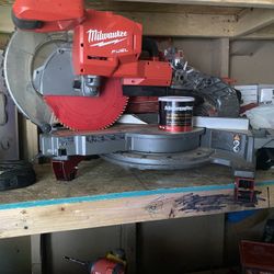 Battery Saw And Stand 