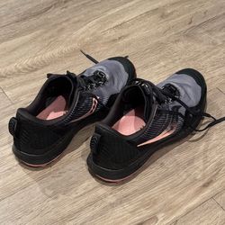 Saucony Women’s Peregrine Trail Running Shoes Charcoal Black/Shell – Size 8 / EU 42