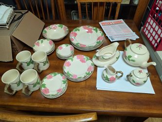 Desert Rose Dish set by Franciscan
31 pieces total