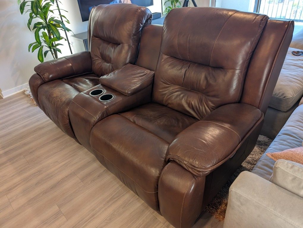 Adjustable Headrest Recliner