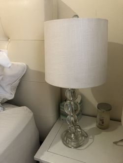 LUCITE TABLE LAMP