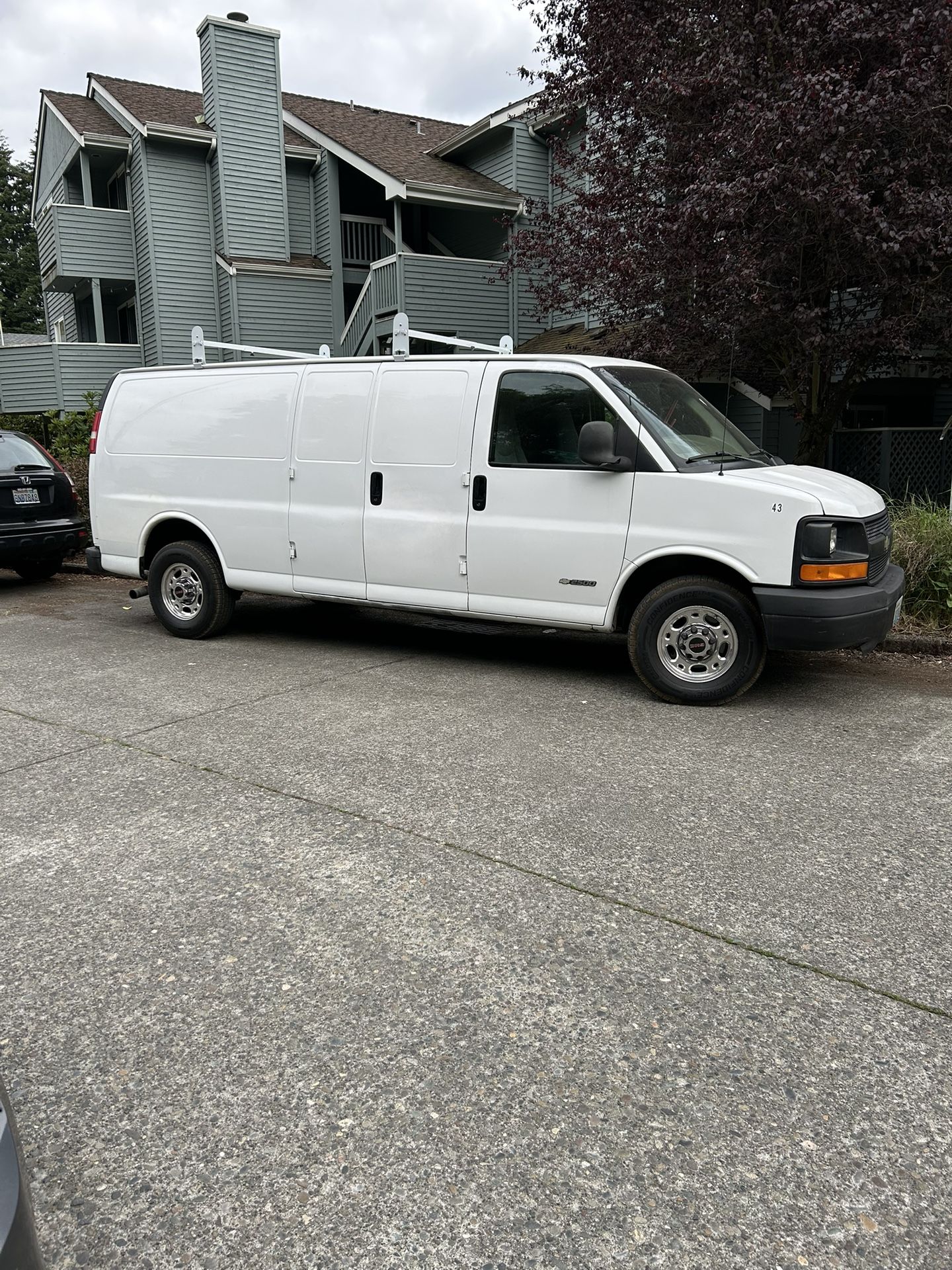 2006 Chevy Express Cargo Van 2500 4.8L Extended 12 Fits A/C Racks New Tires Excellent Engine Tranny Construction Painting Gardening 145K Clean Title R