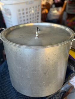 Big Aluminum Stock Pot with Lid for Tamales 16” circumference 13”’ tall