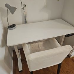 Adjustable Desk/ Standing Desk 