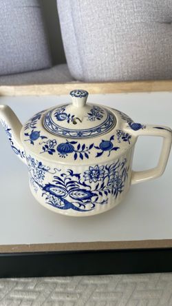 Vintage teapot Sandler England  blue onion fluted with Lid.   Never use