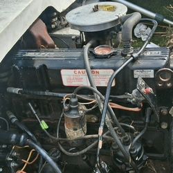 4cylndr Merc Inboard Outboard Nice Motor 