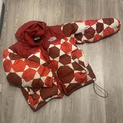 The North Face 1996 Retro Nuptse  Ic Geo Print Jacket 