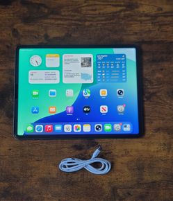 Apple iPad Pro 12.9-inch (5th Gen.) 128GB Space Gray WiFi Very Good Condition