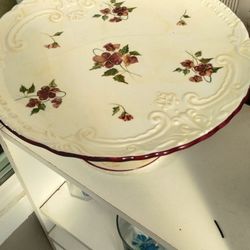 Elegant Capriware Cake/Cupcake Stand
