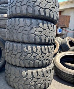 35*12.50r20 Vendo set de Tires con 70% de vida las 4