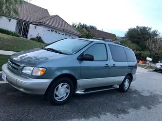 2000 Toyota Sienna SEL!!