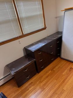 6-Drawer Dresser with Matching Nightstand