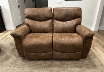 La-Z-Boy James Reclining Loveseat