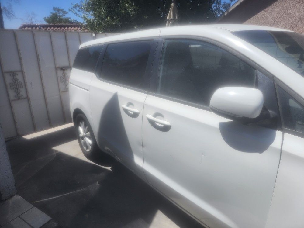 2017 Kia Sedona Parts