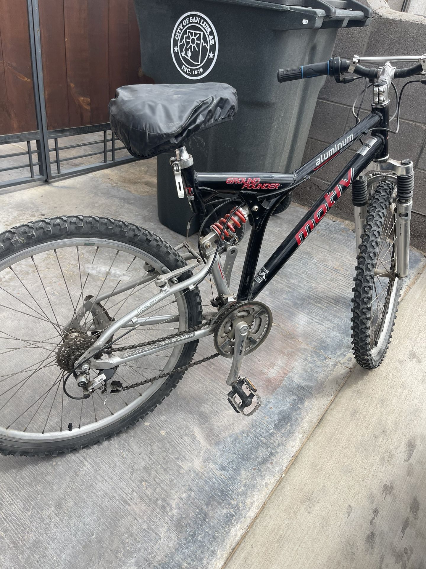 Bike 24” Excelent Condition $50 Dlls