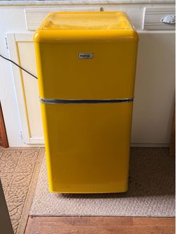 New Mini Fridge with Freezer