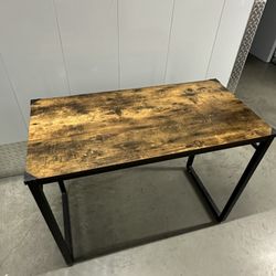 Brown Desk 2 (39.4 × 19.7 × 29.5 in) – $30 