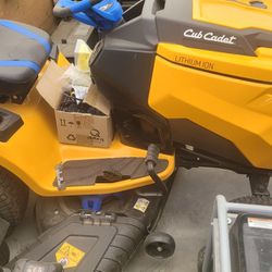 Lawnmower Cud Cadet Tractor  Electrico Baterias Y Cargador 