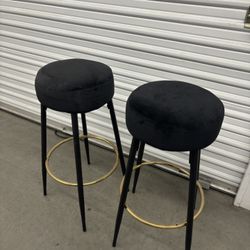 2 Barstools