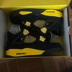 Black Thunder 4s Never Worn 