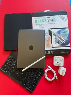 Apple IPad 8th Generation (10.2” Retina /Latest iOS 26/ 2020 model) 32GB with stylus pen, keyboard & Accessories