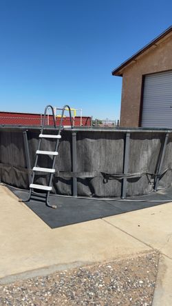 Above Ground Swimming Pool with Ladder