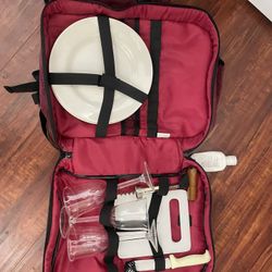 🍷✨ Picnic Backpack for 4 – Complete Charcuterie & Wine Set ✨🍷