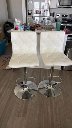 Set of 2 White Tufted Adjustable Bar Stools