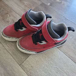 Boys Jordan's