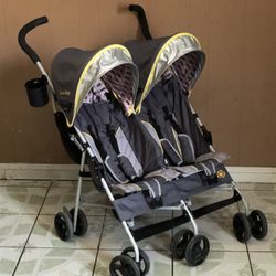 LIKE NEW JEEP DOUBLE STROLLER!!!