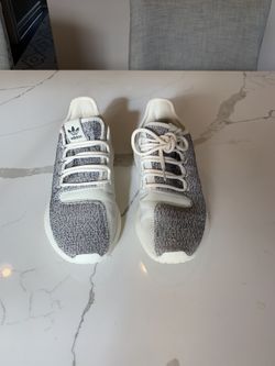 Adidas Tubular Women’s US 6