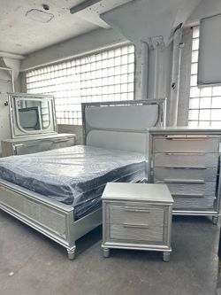4 piece queen set bed frame mirror dresser and nightstand