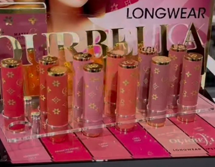 OURBELLA MATTE LIPSTICK (red)