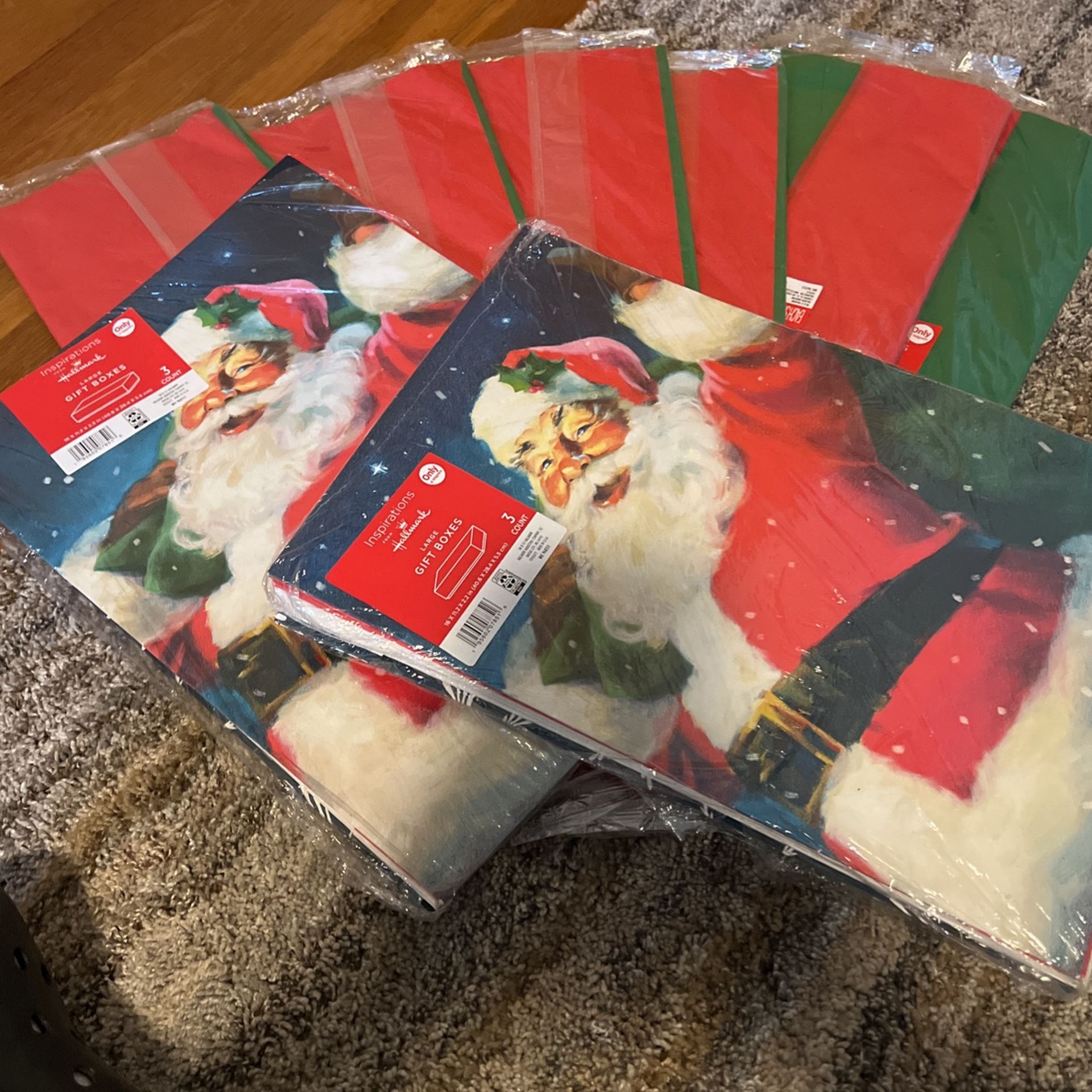 Two Sets Of Gift Boxes And Six Tissue Paper