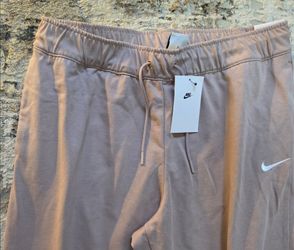 NWT Nike Sportswear Women’s Easy Joggers – Loose Fit Mid-Rise (Size L)