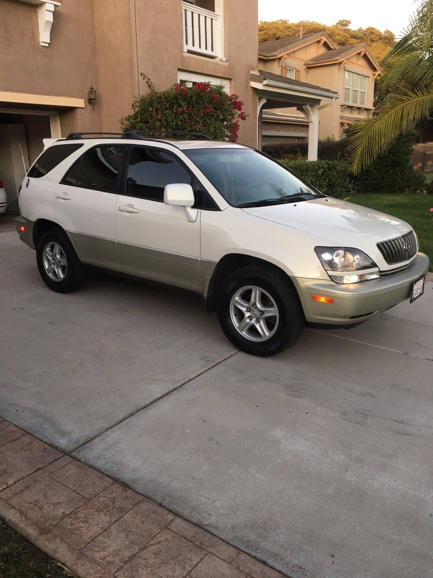 2000 Lexus Rx 300 for Sale in San Diego, CA - OfferUp