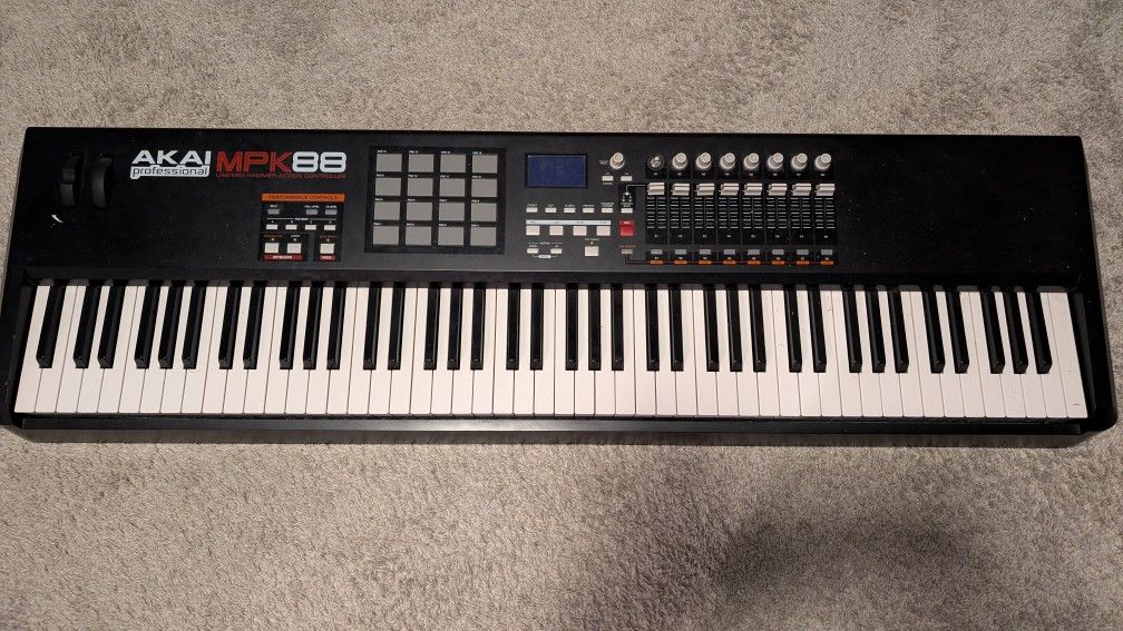 Akai MK88 MIDI Keyboard