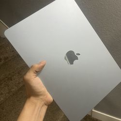 MacBook Air (13-inch, M4, 2025) 