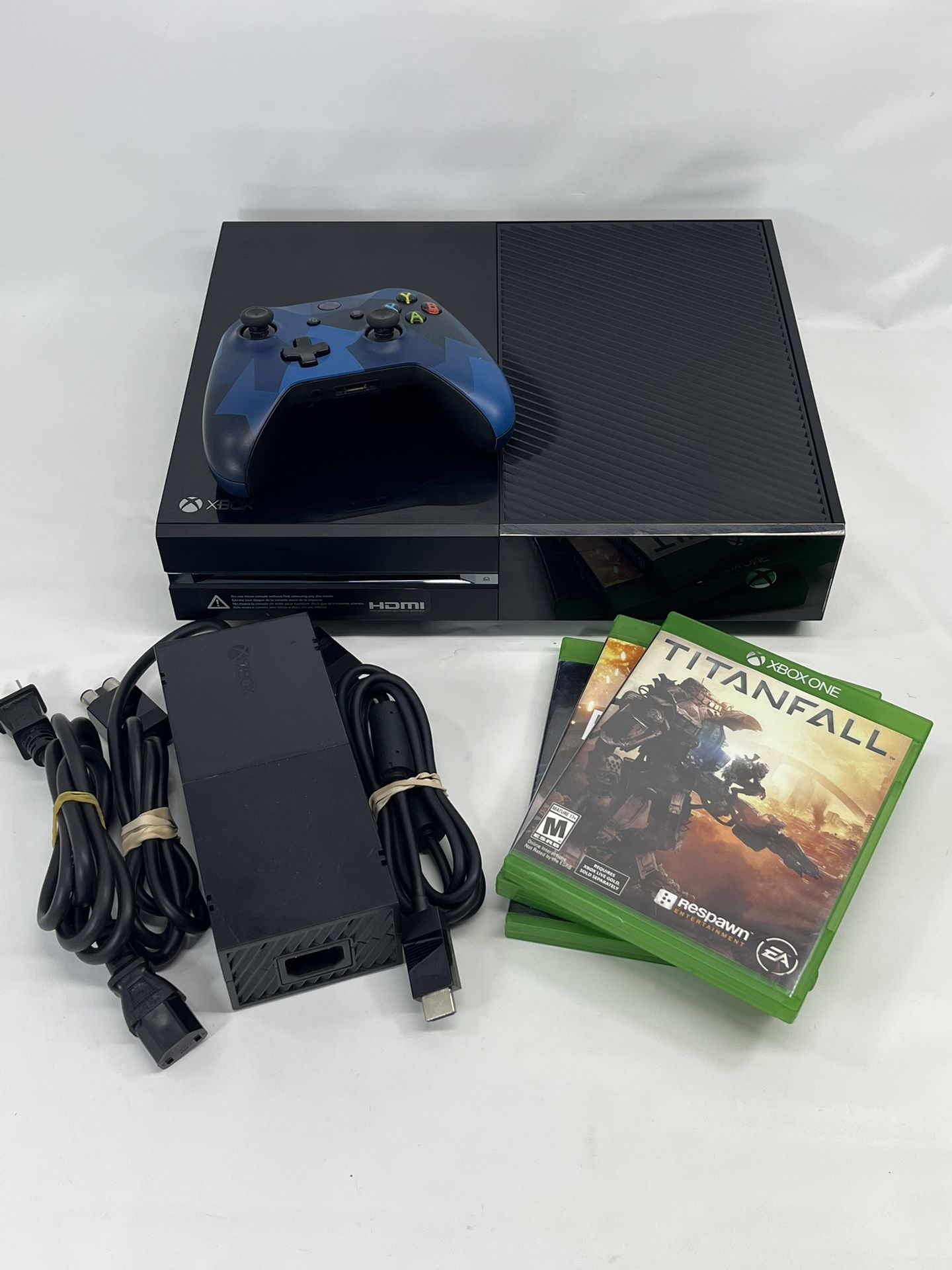 Microsoft Xbox One 500GB Black Console With Controller And Games Bundle 1540